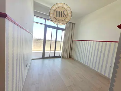 Like Brand New// Luxurious// 3bhk Flat//With KitchenAppliances// Hot Location