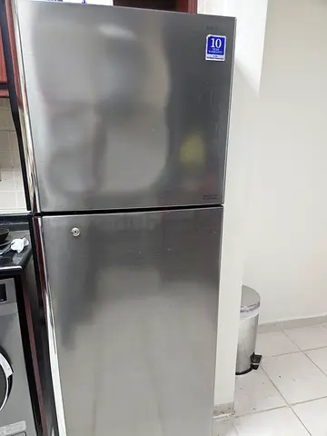 HITACH Top Freezer Refrigerator