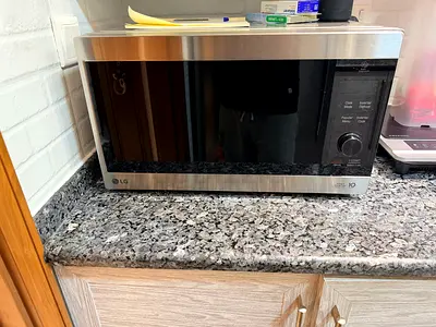 LG Smart Inverter Microwave Oven