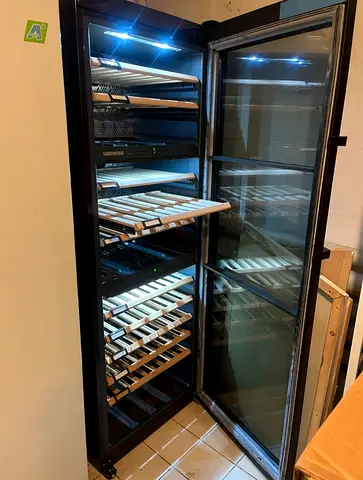 Tall Glass-Door Wine Cooler / Beverage Refrigerator - Large Capacity