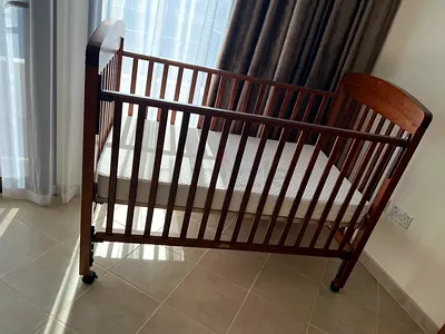 baby crib