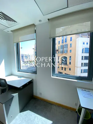 BRIGHT CORNER OFFICE | HIGH DEMAND LOCATION | VACANT