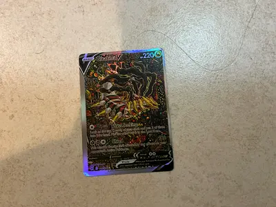 Giratina V Full Art Pokémon Card - Holo Rare