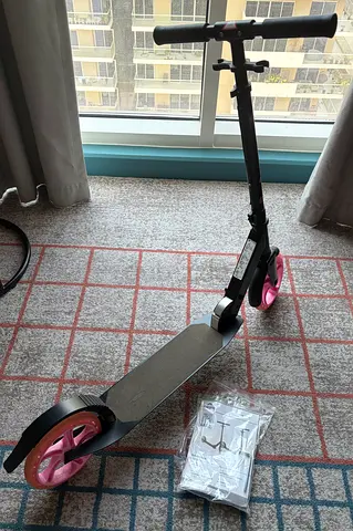 Foldable Kid Scooter with Pink Wheels - Light Use Crivit