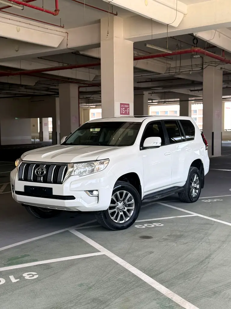 Toyota Prado 2018 — photo 1 of 12