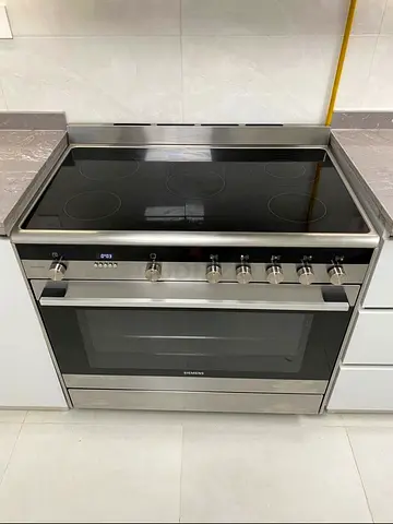 Stainless Steel Electric Ceramic Cooktop with Oven - Good Condition
