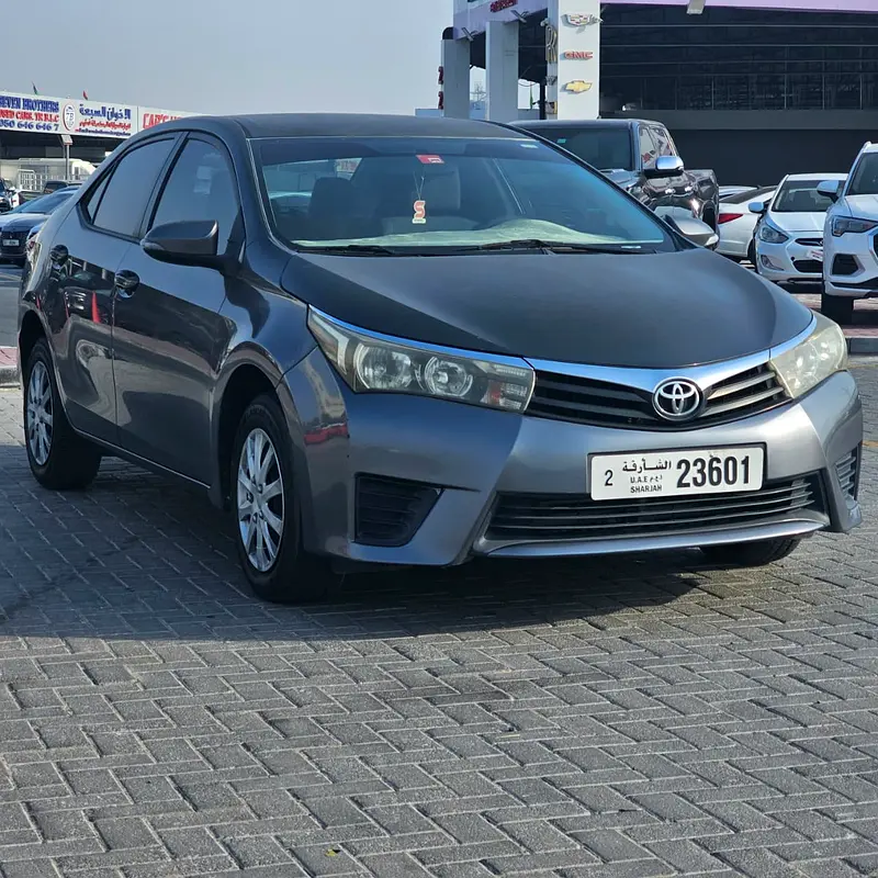 Toyota Corolla 2015 — photo 1 of 9