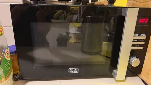 Black  Decker Countertop Microwave - Good Working Condition