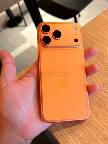 Apple iPhone 17 pro max 512gb in Orange - Good Condition ( almost new)