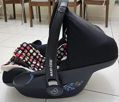 Maxi-Cosi Infant Car Seat (Baby Carrier) - Good Condition