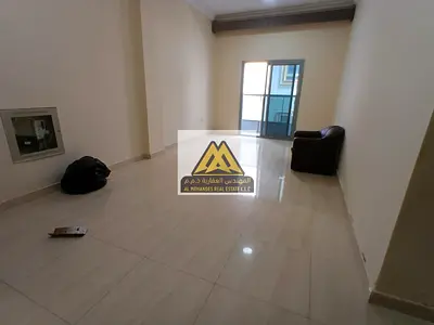 غرفتين وصاله \بنايه جديده \مساحه كبيره \على الشارع الرئيسي \تكييف مركزي \بلكونه \قريب من كل الخدمات \سهل المخرج لشارقه و دبي