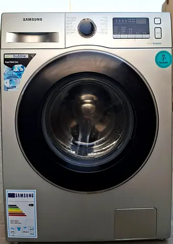Samsung brand washing machine 8kg, condition working good, with silver color