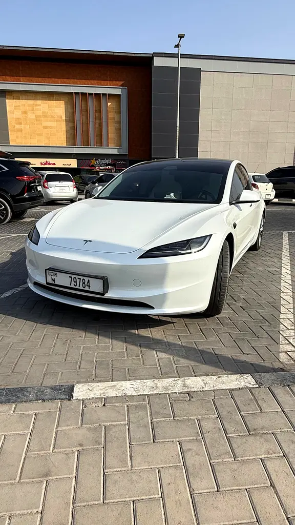Tesla Model 3 2025 — photo 1 of 8