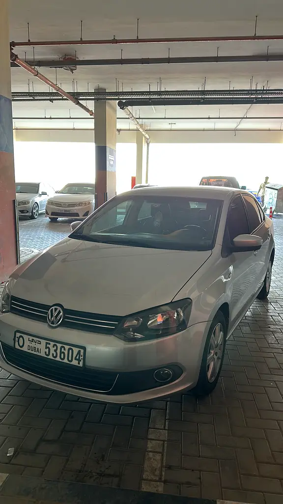 Volkswagen Polo 2014 — photo 1 of 3