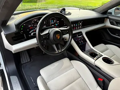 2021 Porsche TAYCAN 照片 7