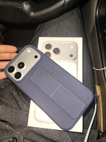 iPhone 17 Pro (Silver) with case and box - one week used only, 2ESIM