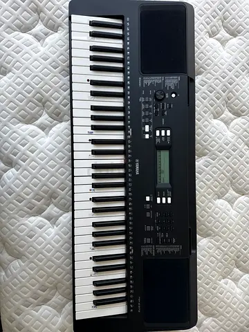 Yamaha PSR-E373 Portable Keyboard - Almost Never used