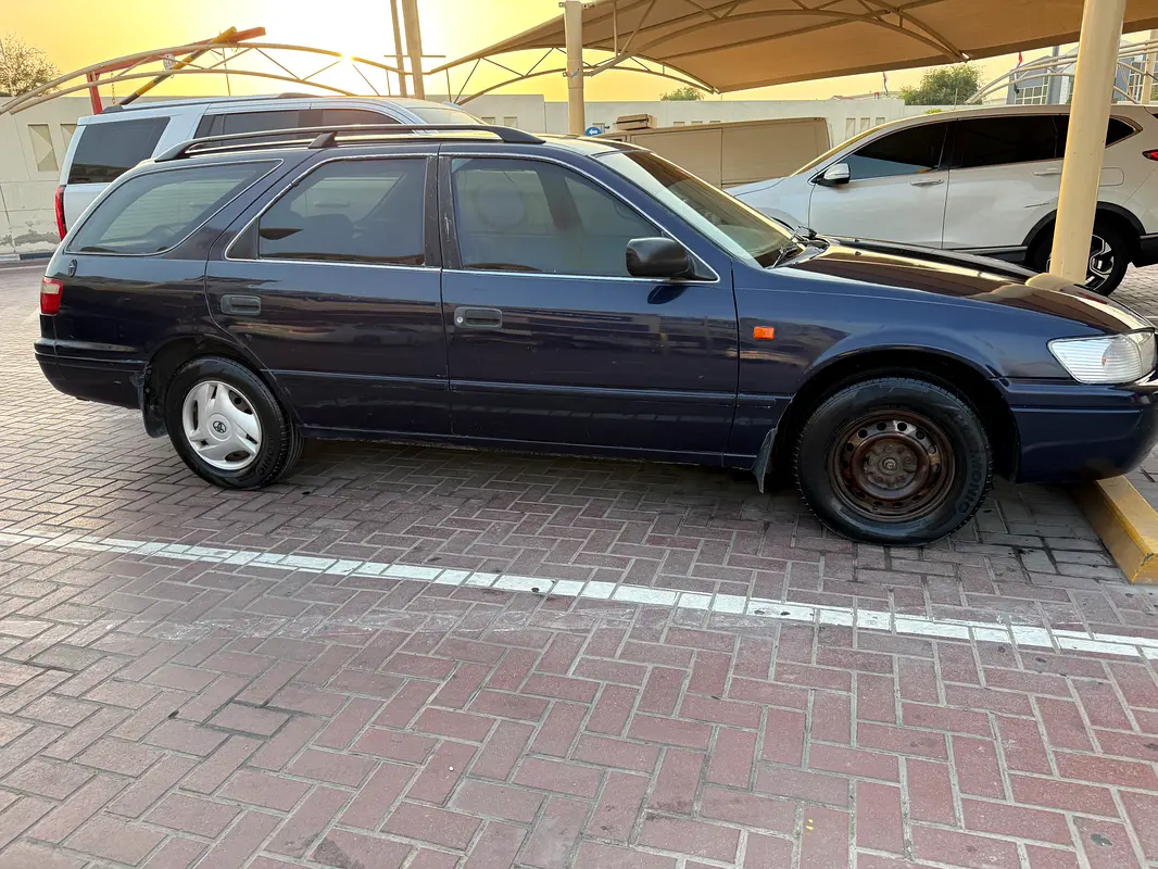 Toyota Camry 2002 — photo 1 of 8