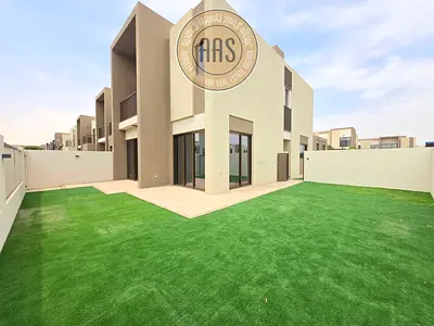 END CORNER UNIT CLOSE TO POOL 4BR+MAID VILLA JUST 195k