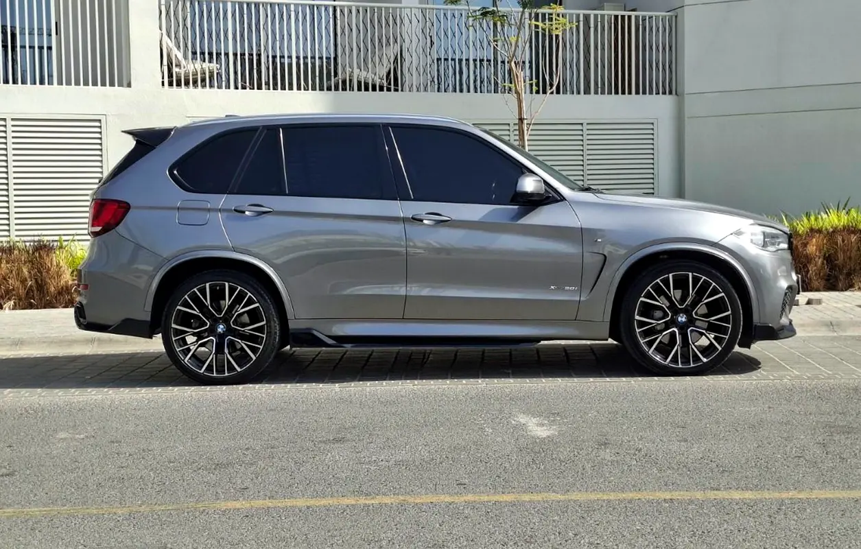 BMW X5 2018 — photo 1 of 11