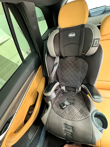 Chicco 2-in-1 Child Car Seat / Booster - Good Condition