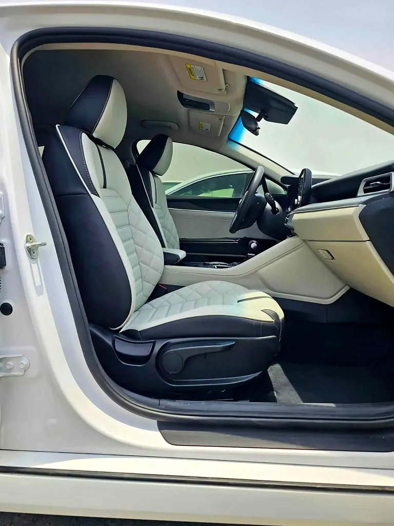 Kia K5 2021 — photo 1 of 17