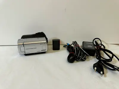 (From 2008) (30 GB built in) (NIGHTSHOT)  Sony Handycam DCR-SR45