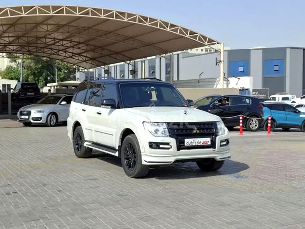 Mitsubishi Pajero 2020 — photo 1 of 20