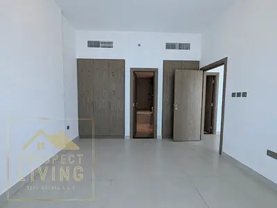 Vacant | Amazing Location | Unfurnished and Unequipped | Middle floor|