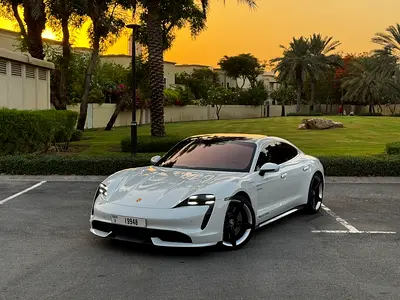 2021 Porsche TAYCAN 照片 3