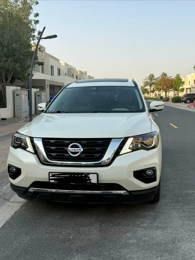 Nissan Pathfinder 2020 — photo 1 of 9