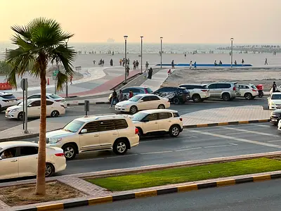 محل تجاري للإيجار في كورنيش عجمان | أول صف بإطلالة بحرية وطابقين ومساحة كبيرة