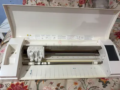 Silhouette Cameo Vinyl Cutter / Craft Plotter - Used