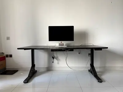 Electric Height Adjustable Standing Desk - Large - Minimal in decent condition - IKEA