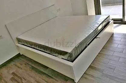 IKEA Malam Ottoman king size size 180×200cm bed with inside full storage and IKEA mattress