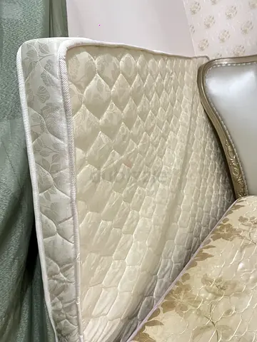 Kingsize mattress only used for one week in good condition