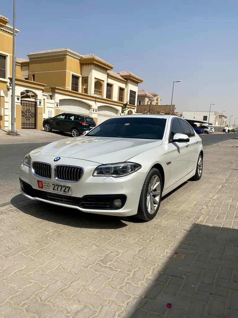 BMW 5-Series 2015 — photo 1 of 8