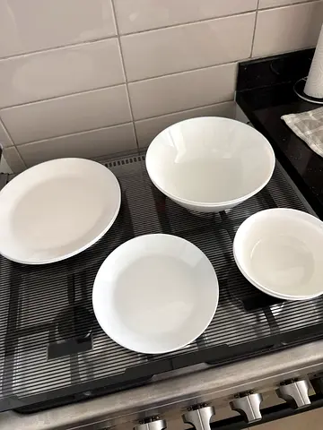 Set of 8 White Ceramic Bowls/Plates - Good Condition