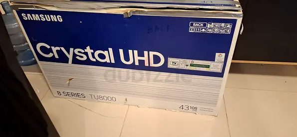 Samsung crystal UHD Tv 8000SERIES 43inch