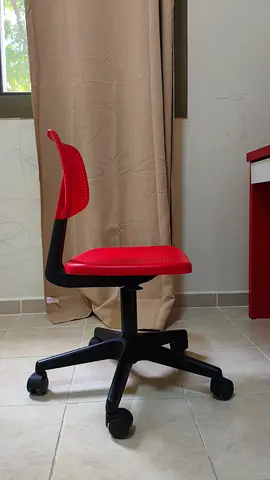 Chair and drawer, fully functional, rotating and height adjustable