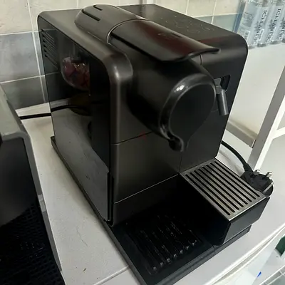 Used Nespresso-style Espresso  Coffee Machine - Compact Black