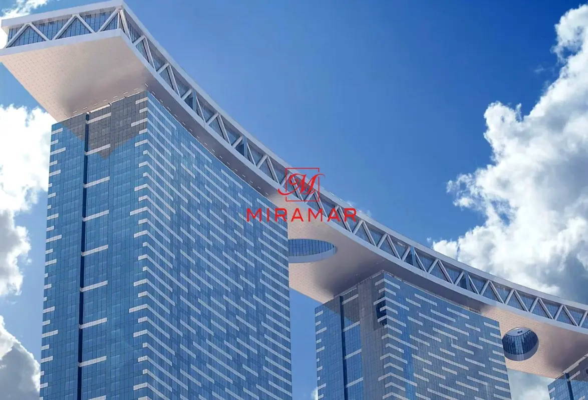 Partial Sea View ↪Best Amenities ↪Well Maintained