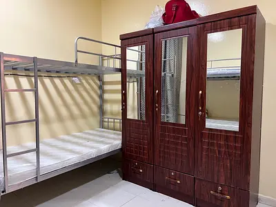 🏠 Bed Space  – Meena Bazaar, Bur Dubai
