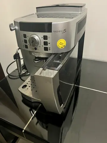DeLonghi Magnifica S Espresso  Coffee Machine - Good Condition