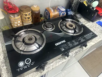 Geepas 3-Burner Gas Hob - Glass Top, Working Condition