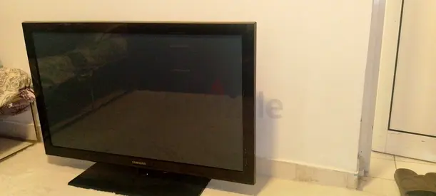 Samsung LCD TV with Stand