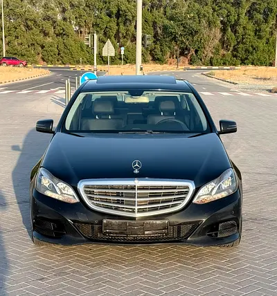 مرسيدس E200 موديل ٢٠١٤ خليجى فل اوبشن بحالة ممتازة