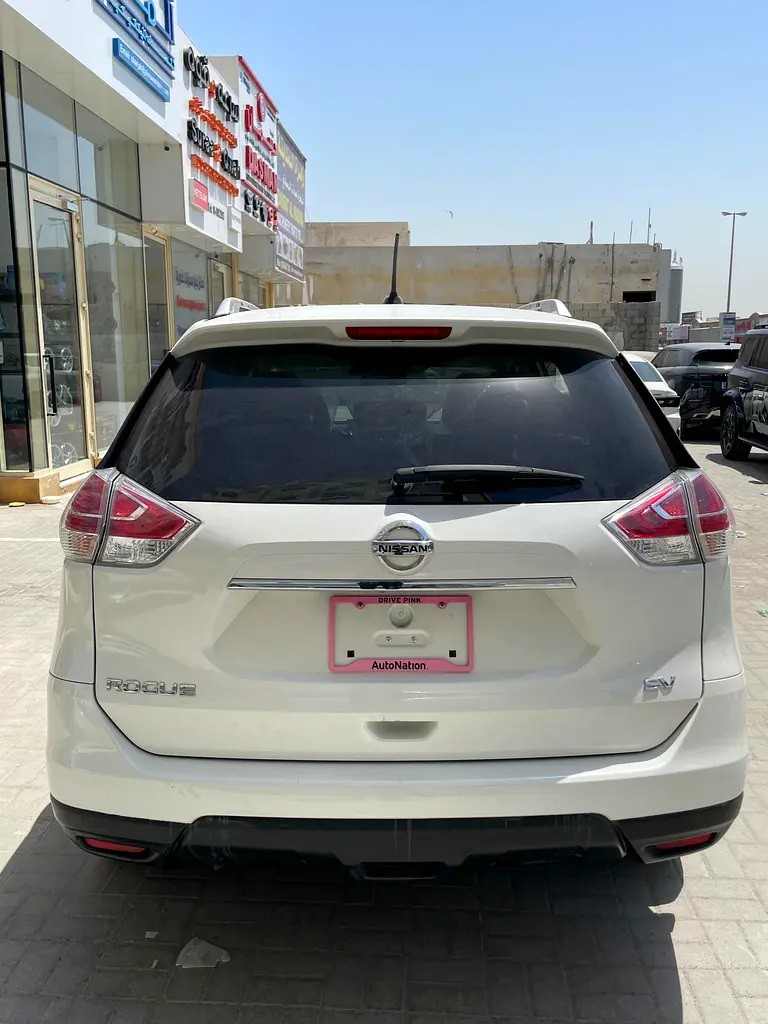 Nissan Rogue 2016 — photo 1 of 17