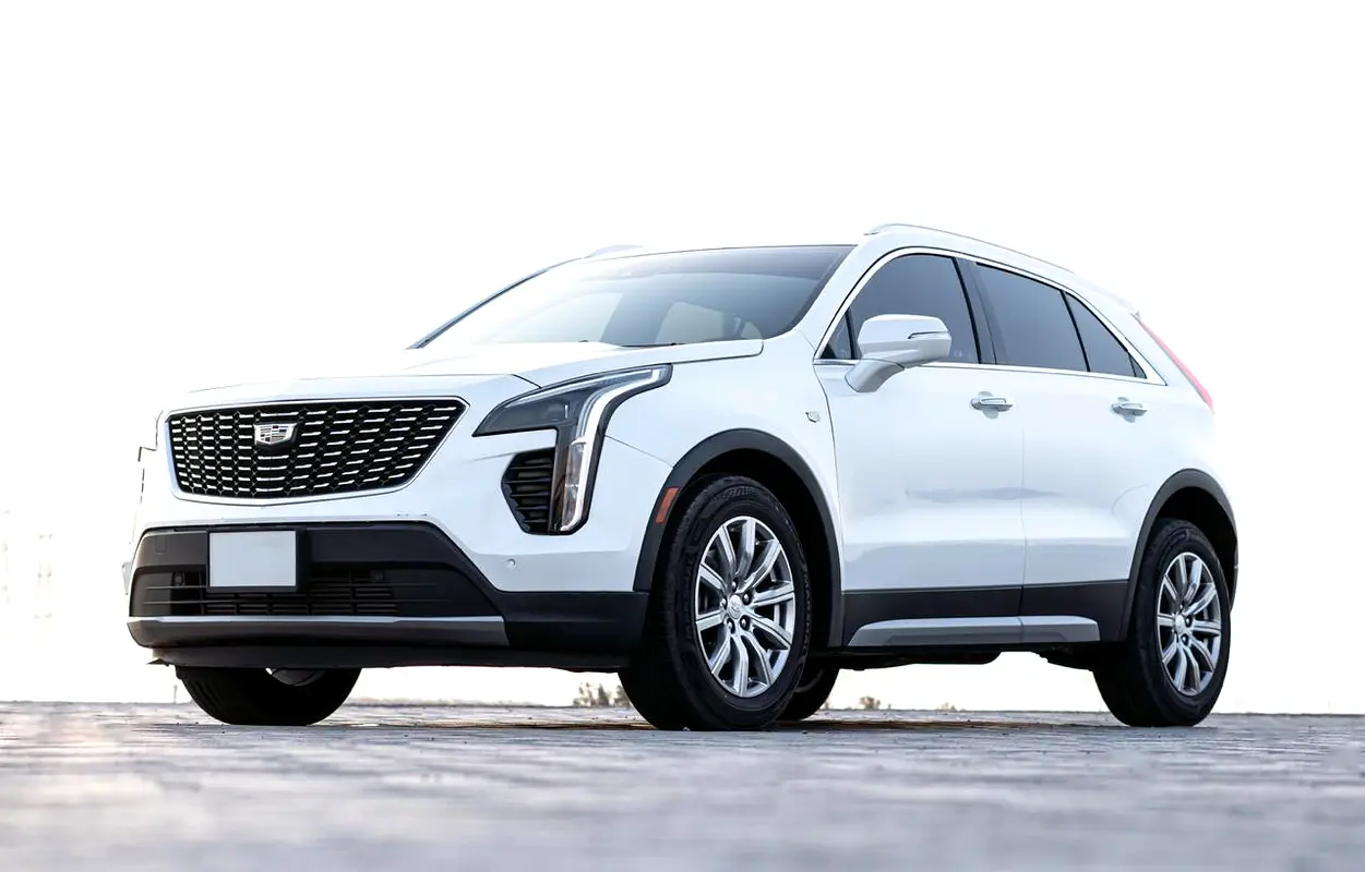 Cadillac XT4 2021 — photo 1 of 17