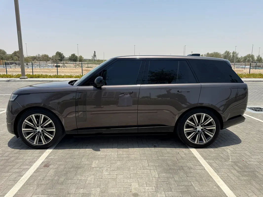 Land Rover Range Rover 2024 — photo 1 of 20
